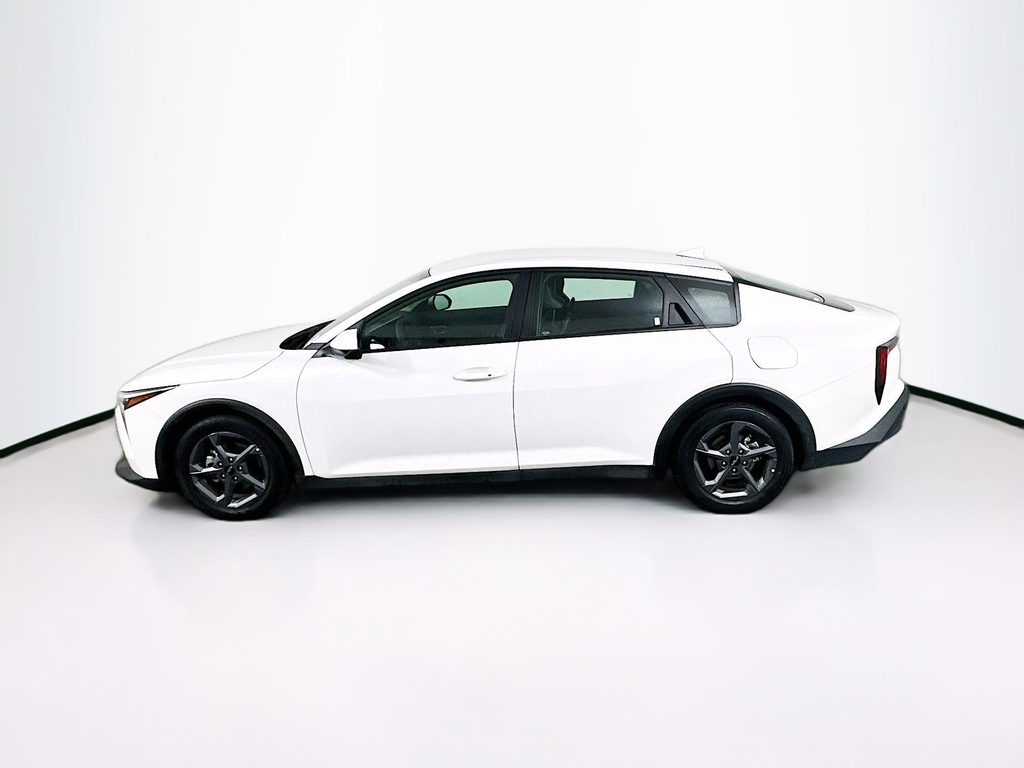 Used 2025 Kia K4 LXS image 4