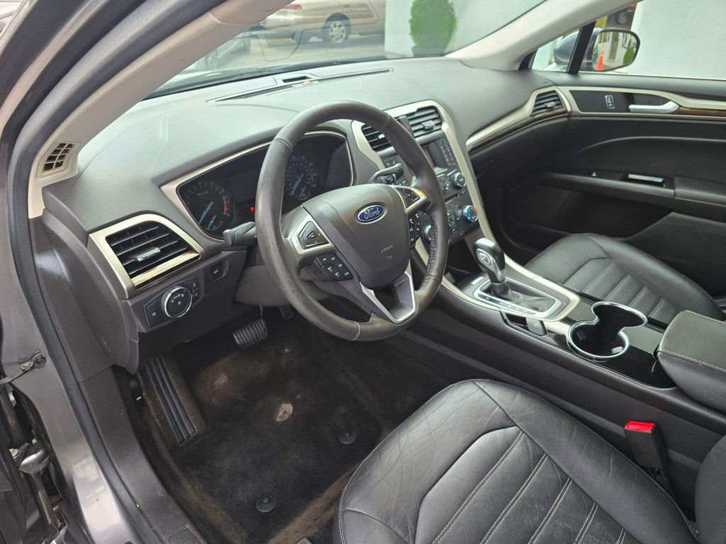 Used 2014 Ford Fusion SE w/ Equipment Group 202A FWD image 15