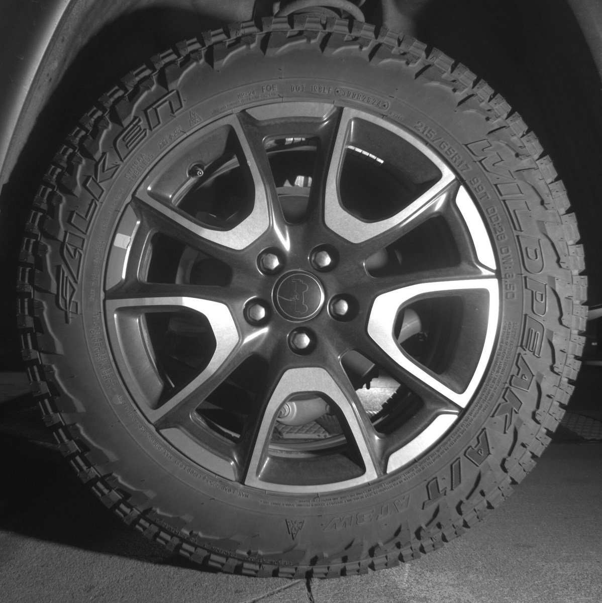 Used 2025 Jeep Compass Trailhawk image 11