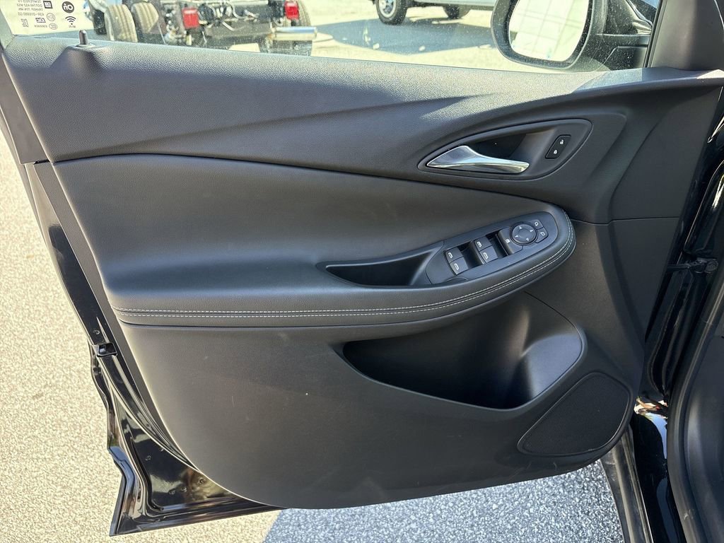 Used 2025 Buick Encore GX Preferred FWD image 22