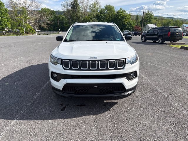 Used 2022 Jeep Compass Latitude AWD/4WD image 8