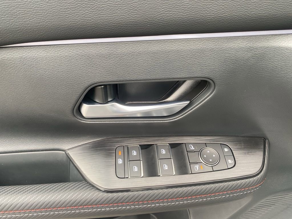 New 2026 Nissan Kicks SR w/ SR Premium Package FWD image 11