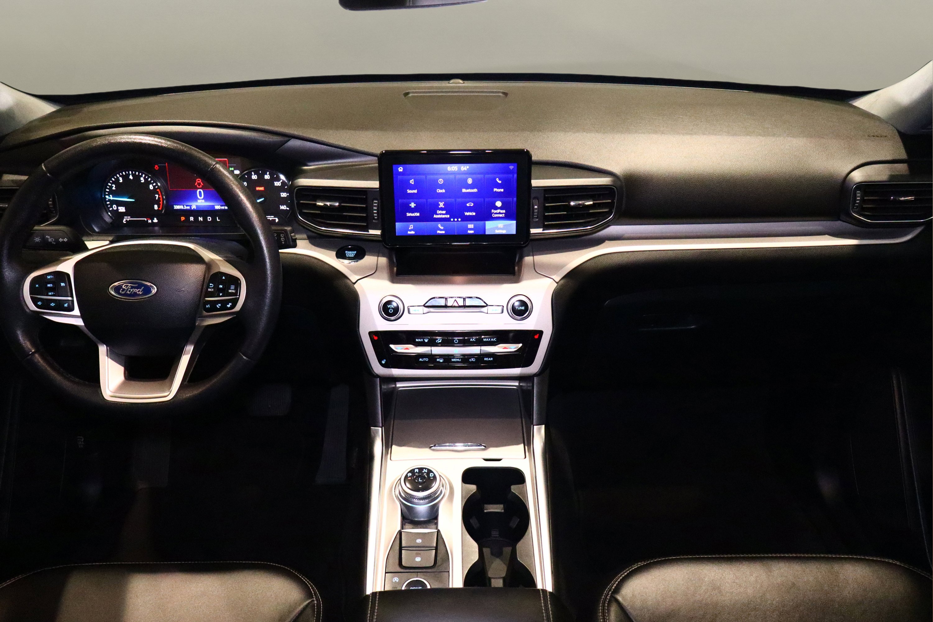 Used 2024 Ford Explorer XLT w/ Equipment Group 202A image 24