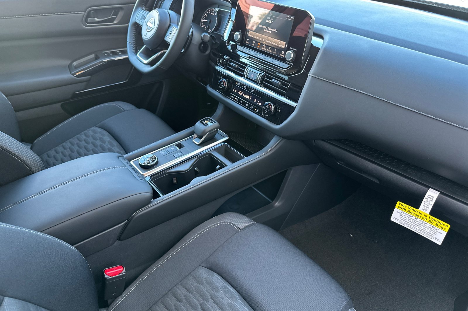 New 2025 Nissan Pathfinder SV w/ Black Appearance Package image 14