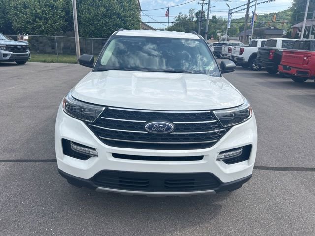 Used 2023 Ford Explorer XLT w/ Equipment Group 202A AWD/4WD image 3