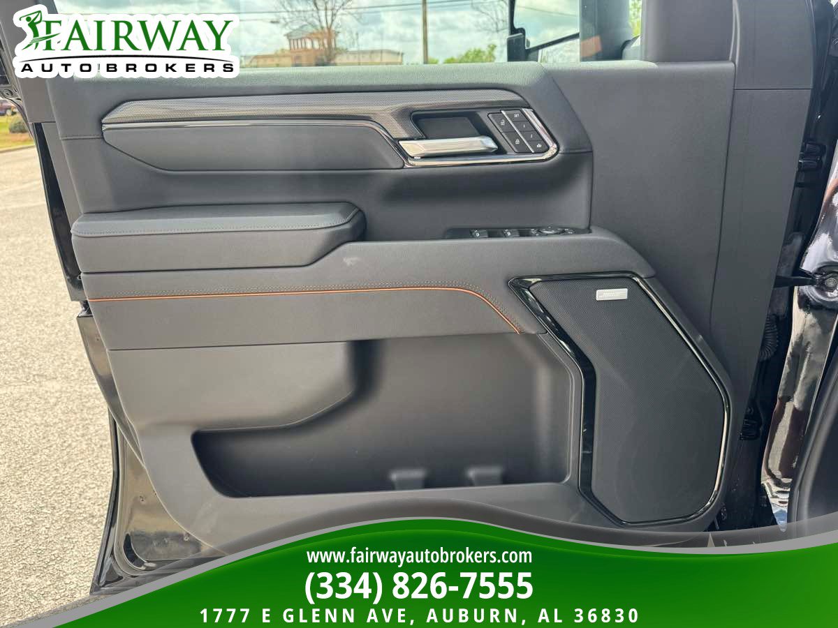 Used 2025 GMC Sierra 2500 AT4 w/ Technology Package image 28