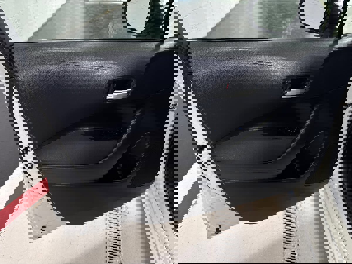 Used 2020 Toyota Corolla LE image 23