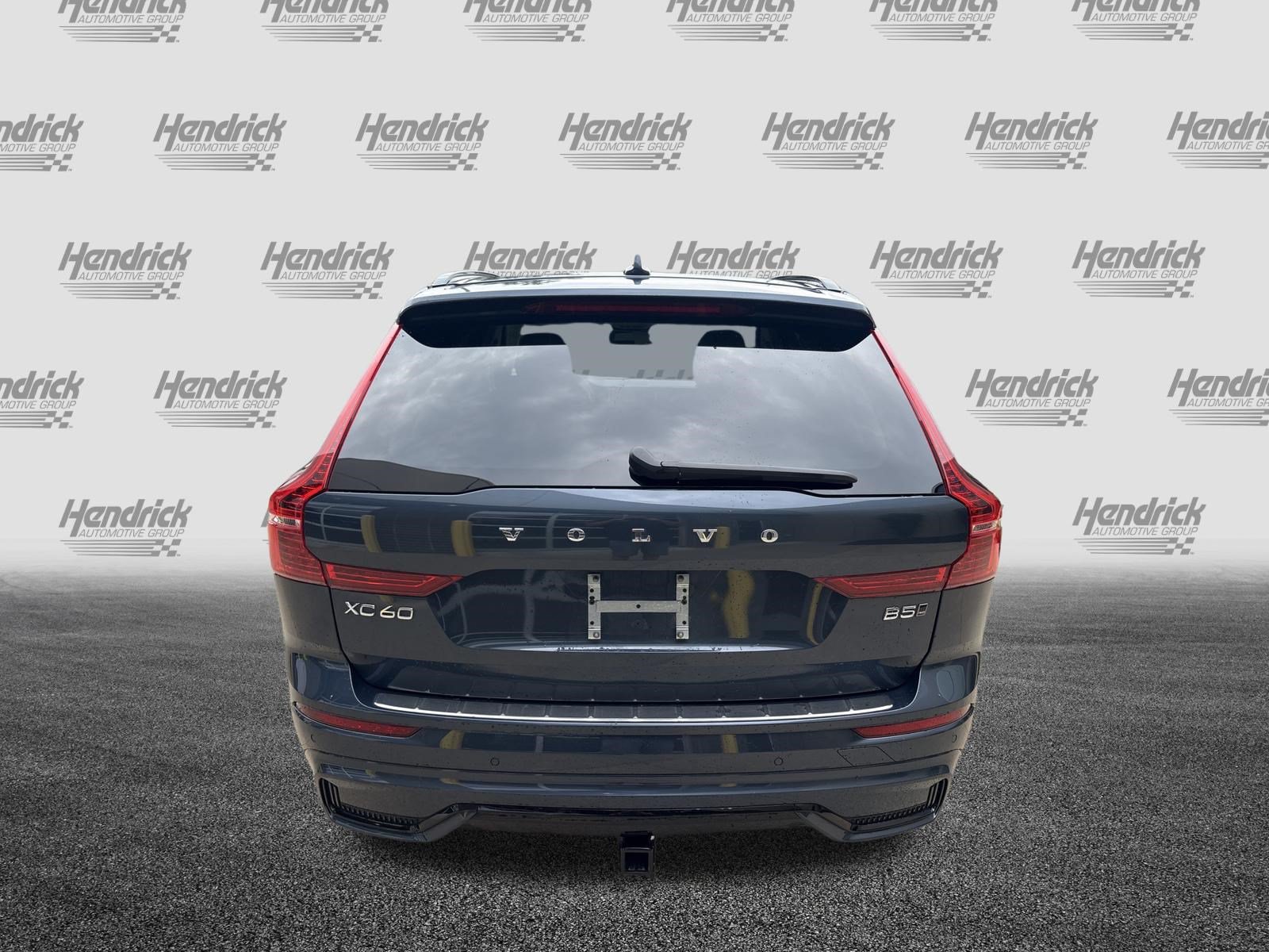 Used 2024 Volvo XC60 B5 Plus w/ Protection Package Premier AWD/4WD image 9
