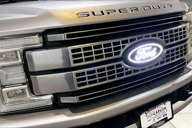 Used 2017 Ford F250 Platinum w/ FX4 Off-Road Package AWD/4WD image 11
