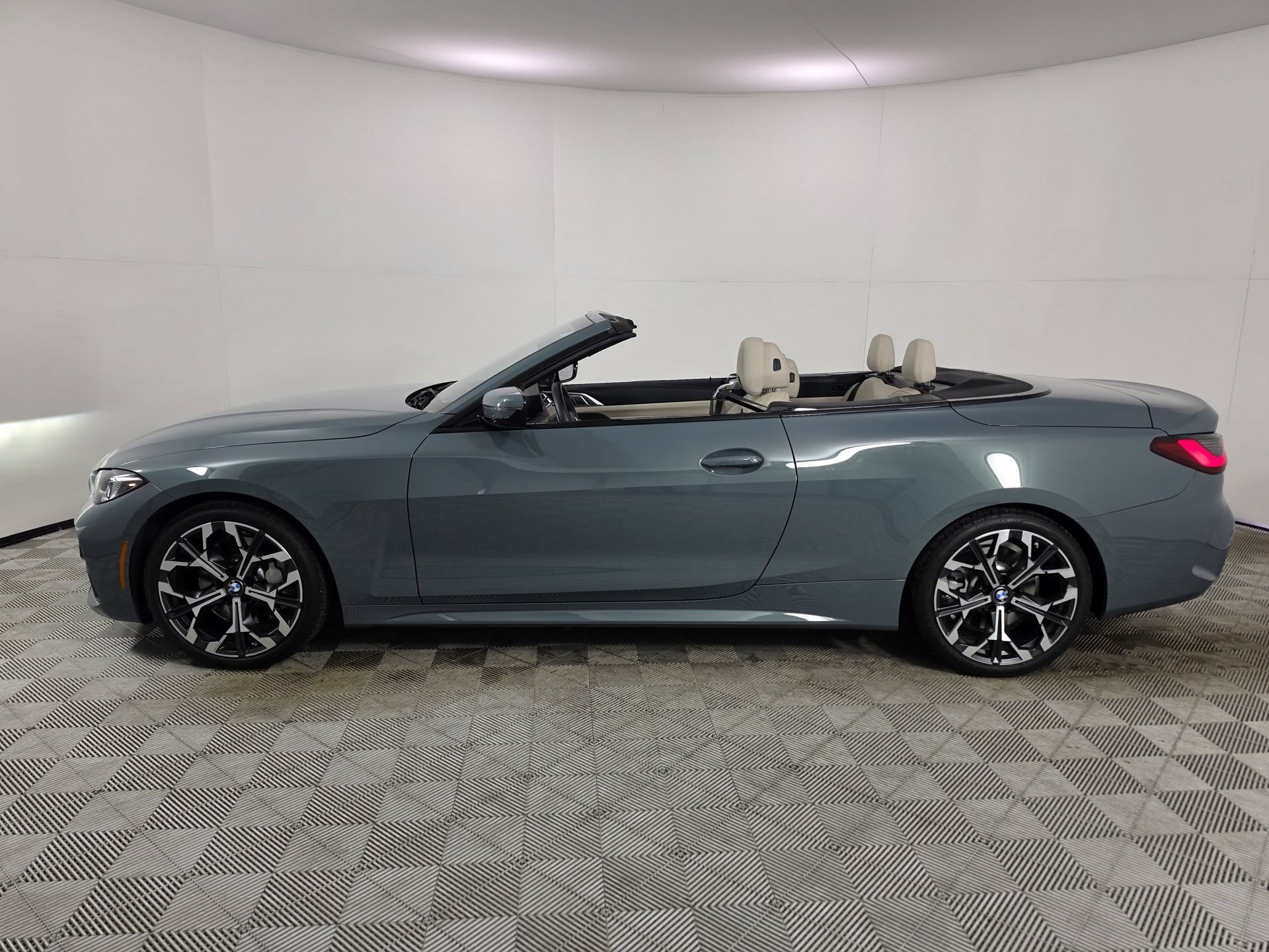 Used 2026 BMW 430i Convertible w/ M Sport Package RWD image 34
