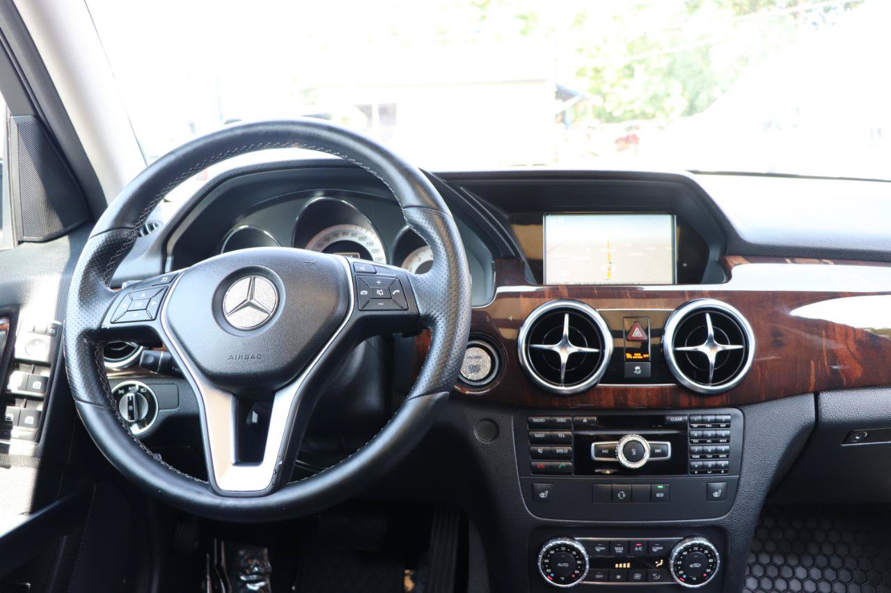 Used 2015 Mercedes-Benz GLK 350 4MATIC image 17