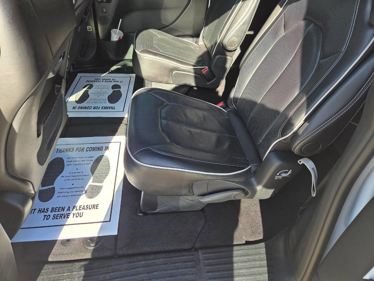Used 2025 Chrysler Pacifica Limited FWD image 11