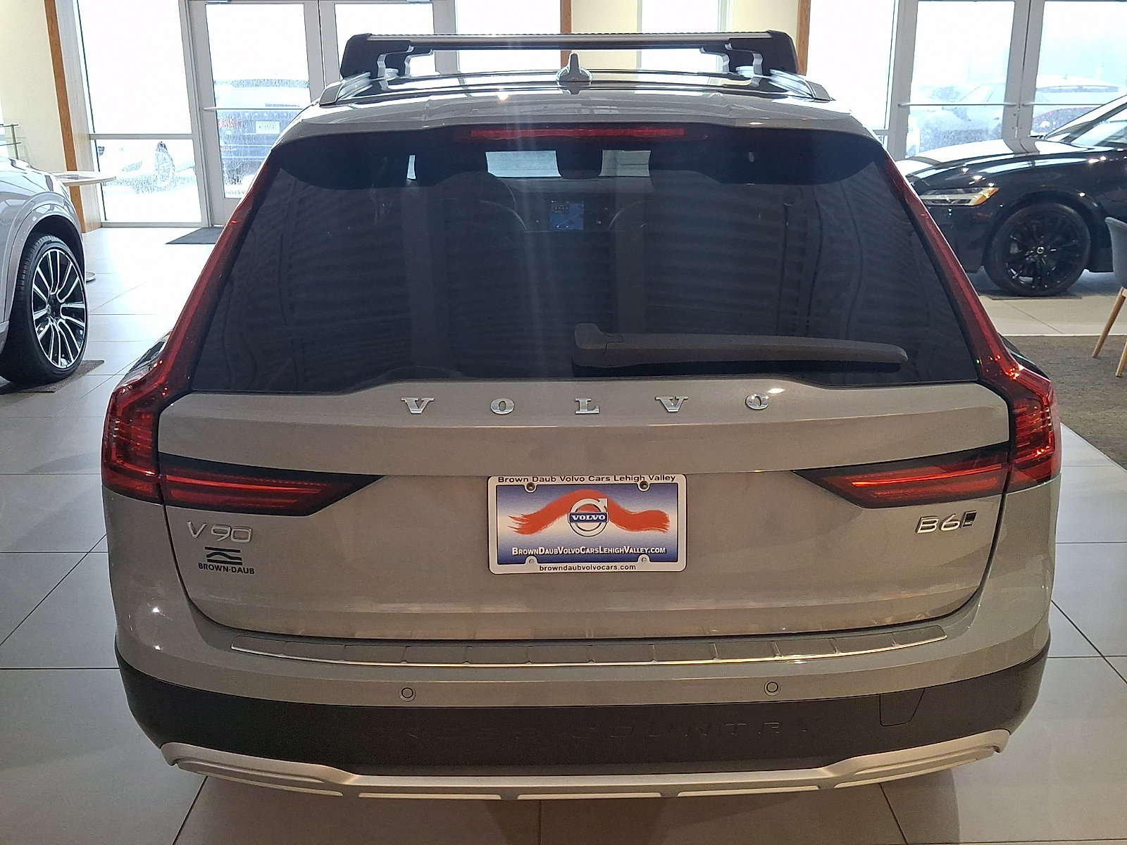 Used 2025 Volvo V90 B6 Cross Country Ultra AWD/4WD image 5