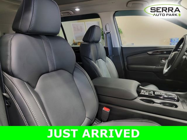 Certified 2025 Honda Pilot Touring image 11