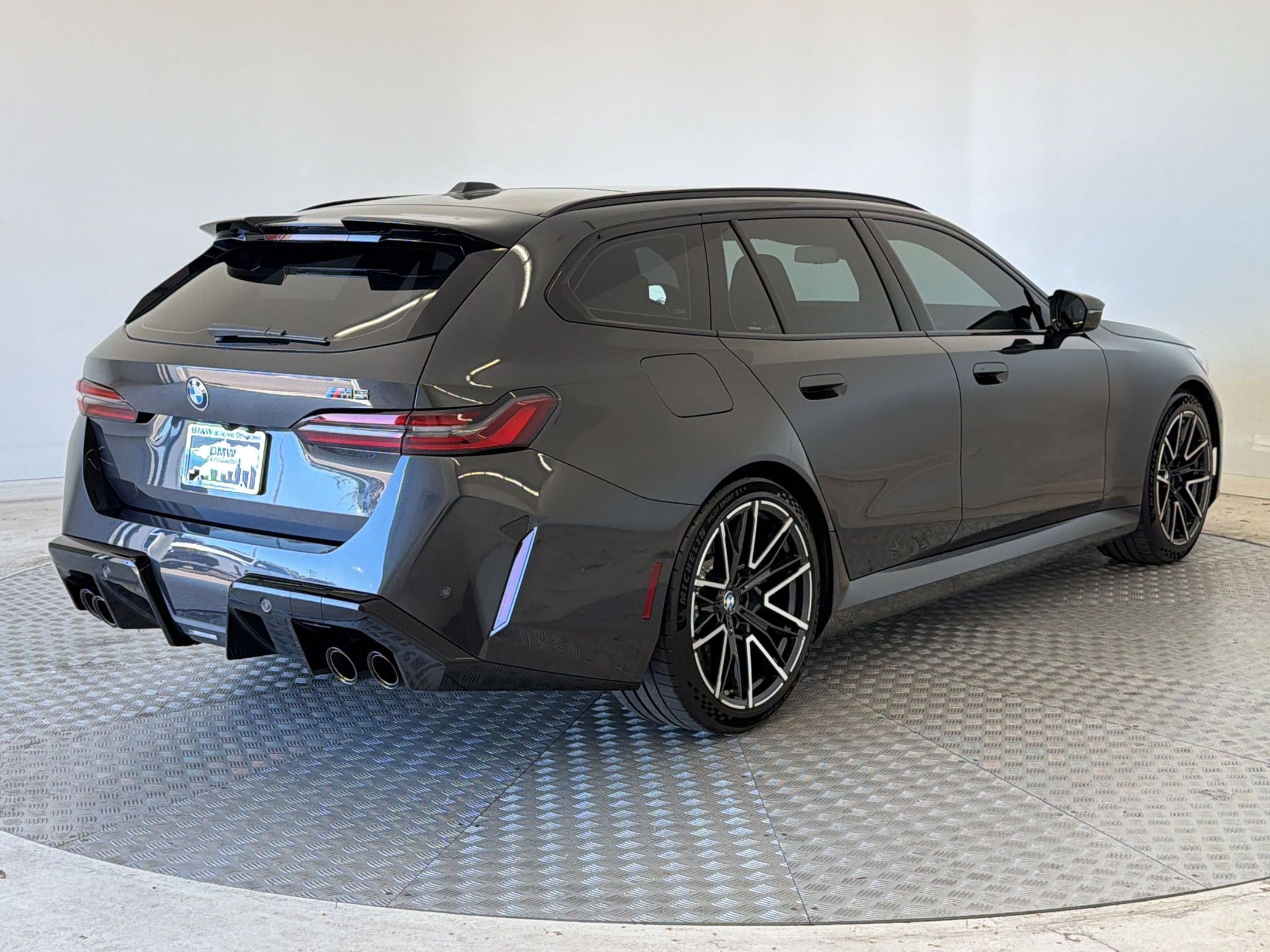 Used 2026 BMW M5 Touring image 9