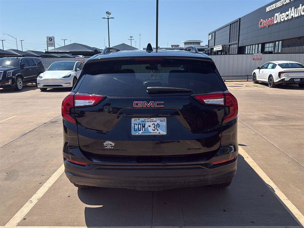 Used 2024 GMC Terrain SLT w/ Elevation Edition AWD/4WD image 11