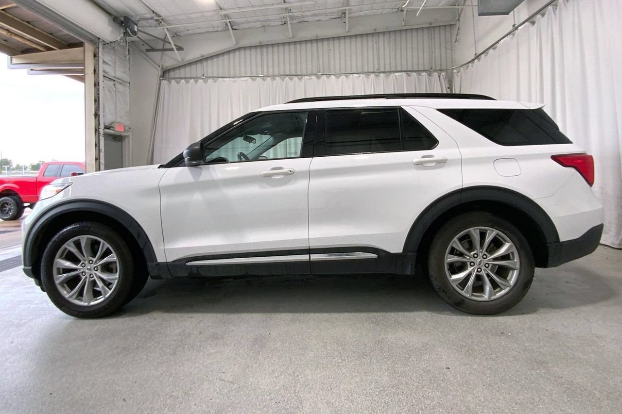 Used 2020 Ford Explorer XLT w/ Equipment Group 202A RWD image 26