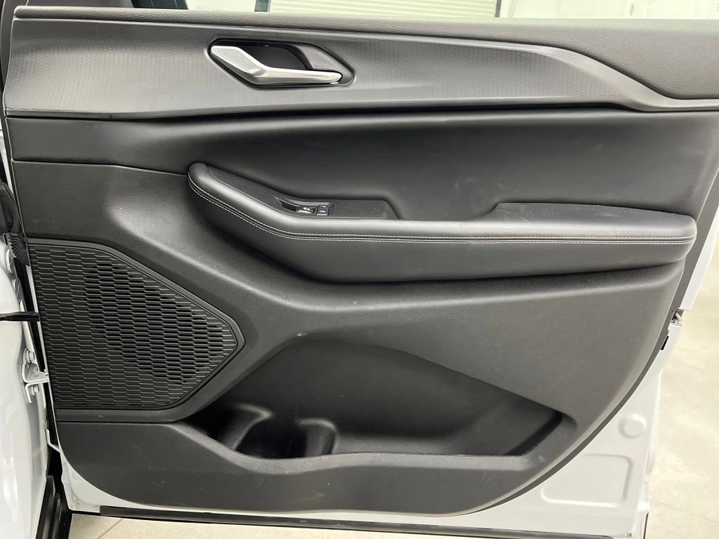 Used 2024 Jeep Grand Cherokee L Laredo image 27