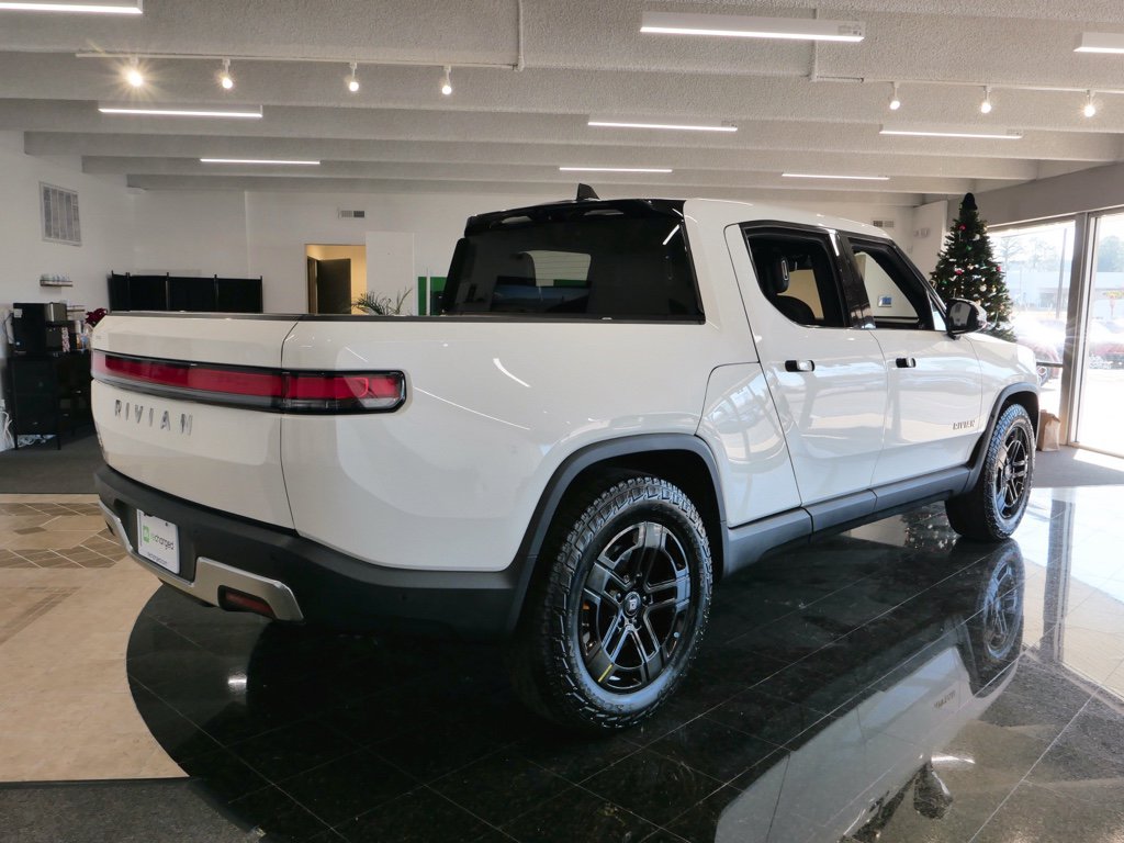 Used 2022 Rivian R1T Adventure image 2