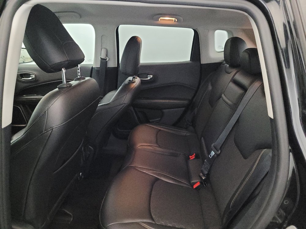 Used 2018 Jeep Compass Latitude w/ Popular Equipment Group AWD/4WD image 18