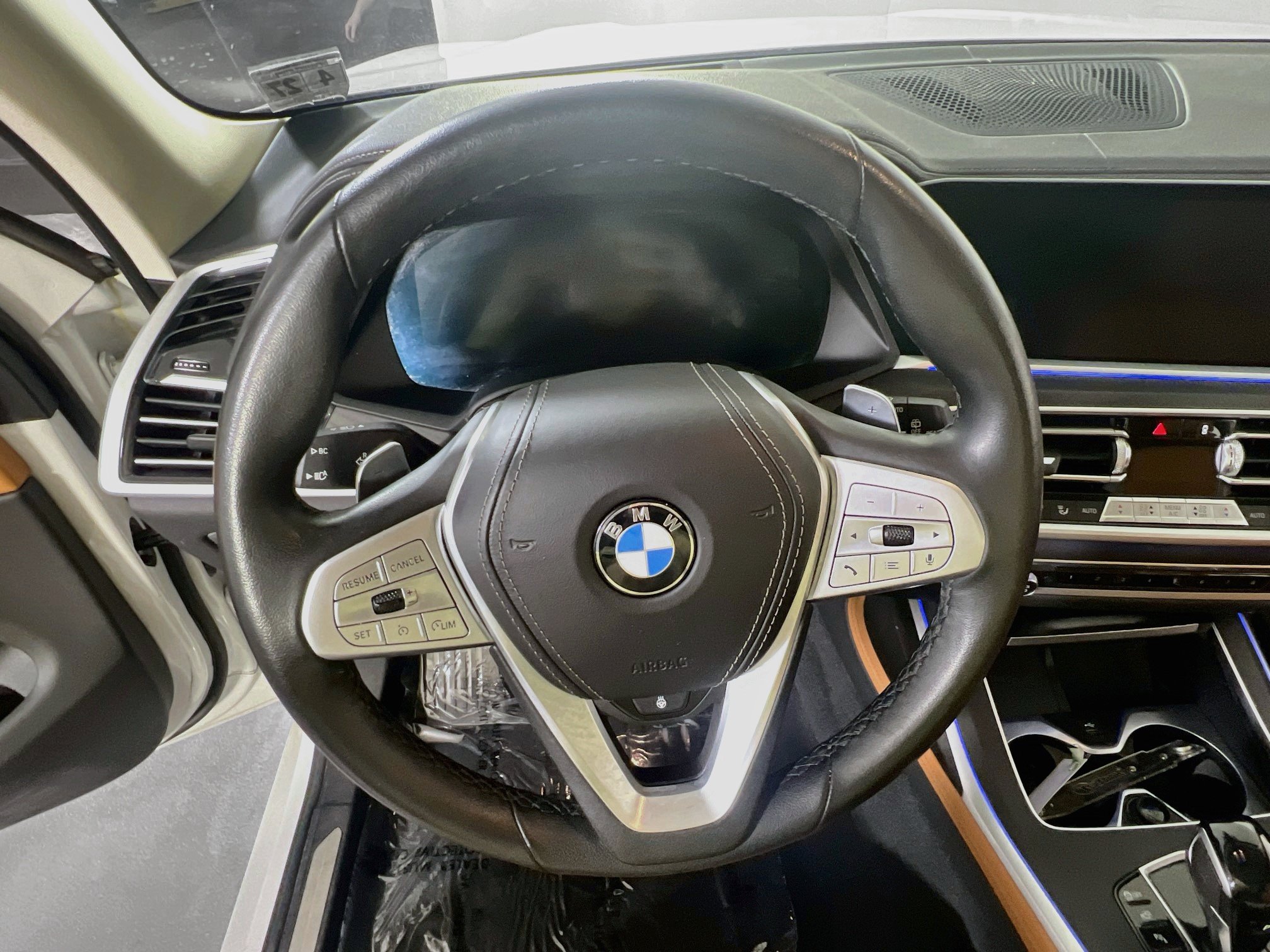Used 2022 BMW X7 xDrive40i w/ Premium Package AWD/4WD image 11