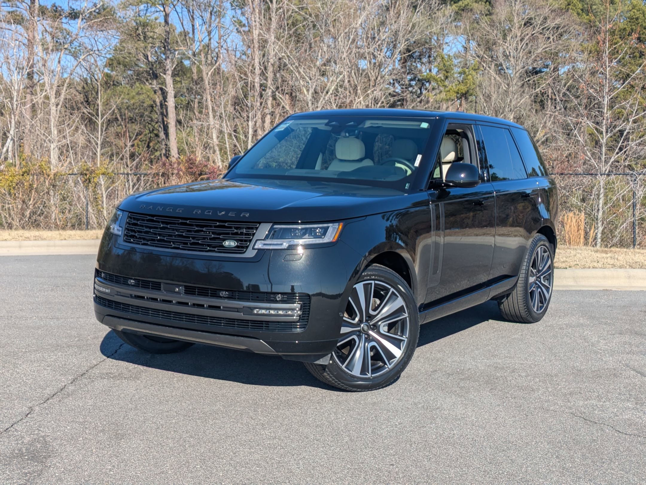 Certified 2025 Land Rover Range Rover SE video 1