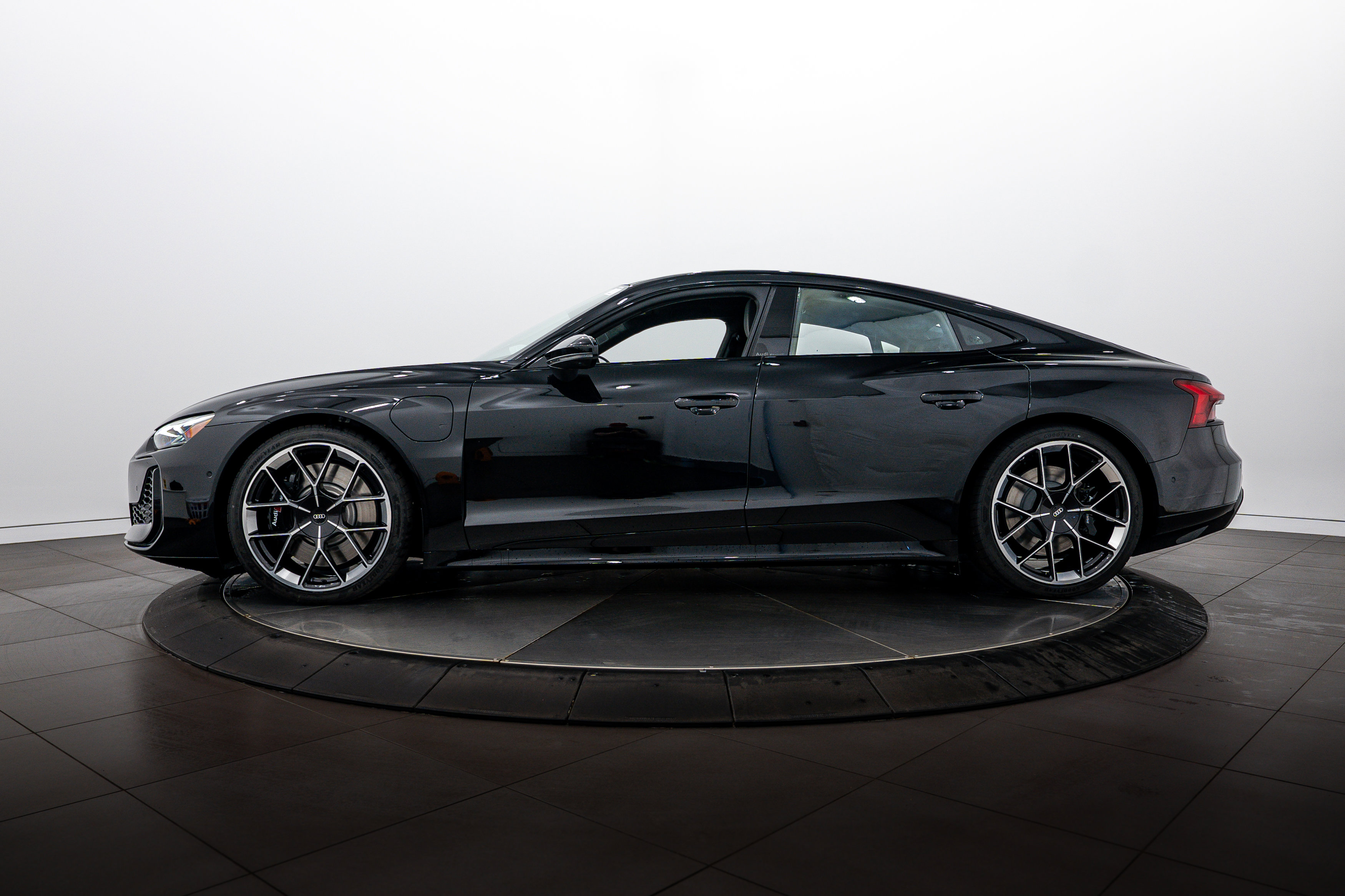 New 2025 Audi RS e-tron GT performance AWD/4WD image 6