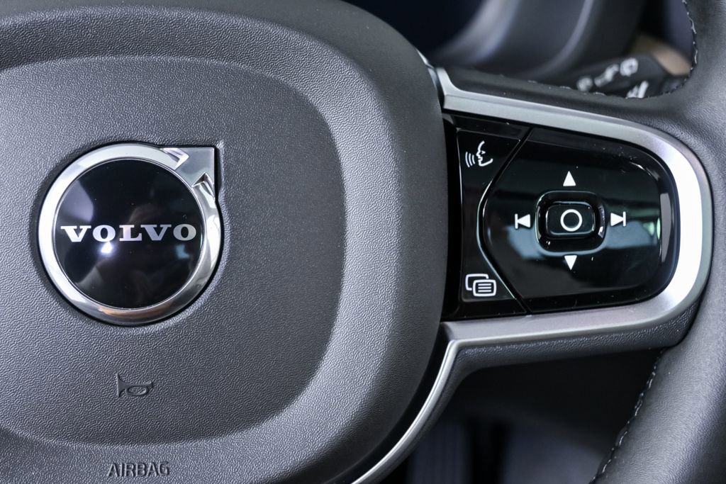 New 2026 Volvo XC60 B5 Core w/ Climate Package image 10