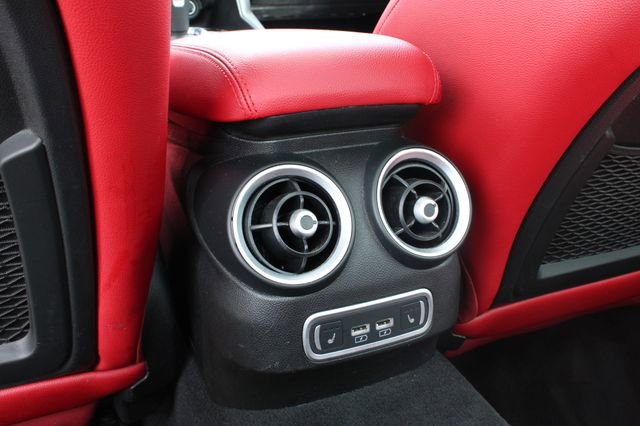 Used 2022 Alfa Romeo Giulia Veloce AWD/4WD image 34