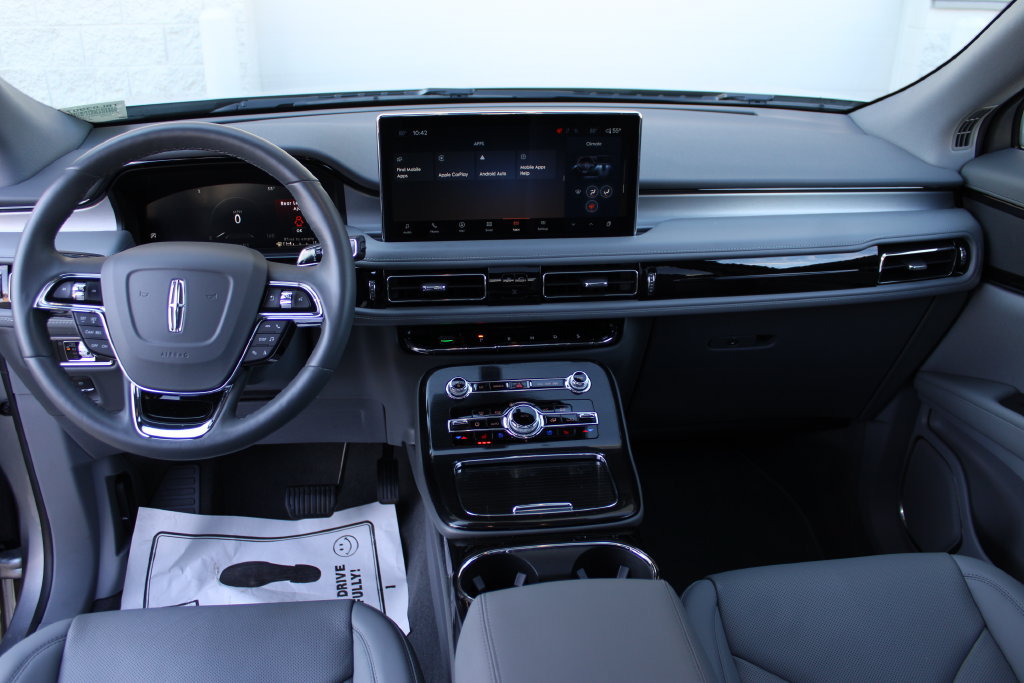 Used 2022 Lincoln Nautilus Reserve AWD/4WD image 28