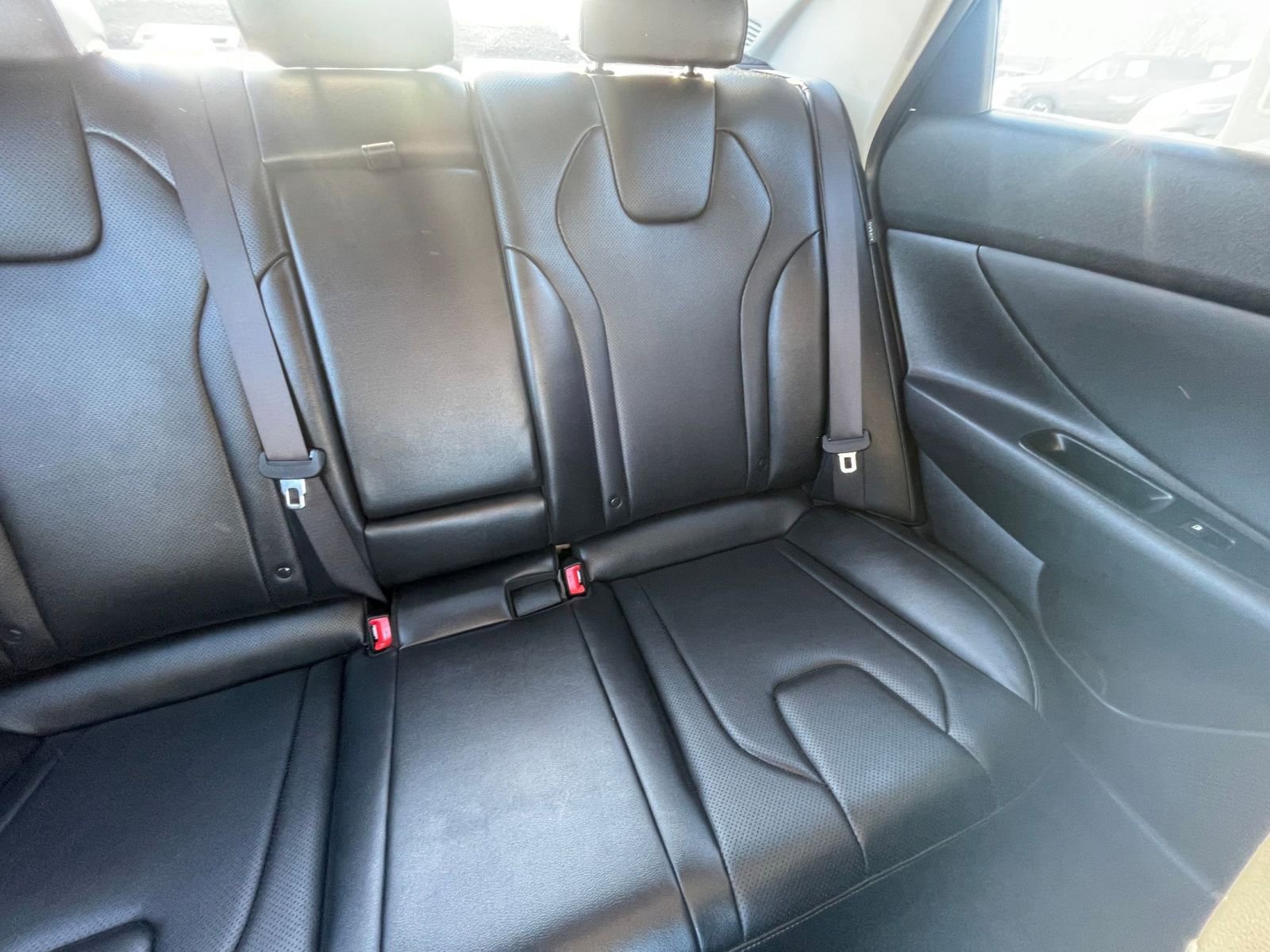 Used 2025 Hyundai Elantra Limited image 42