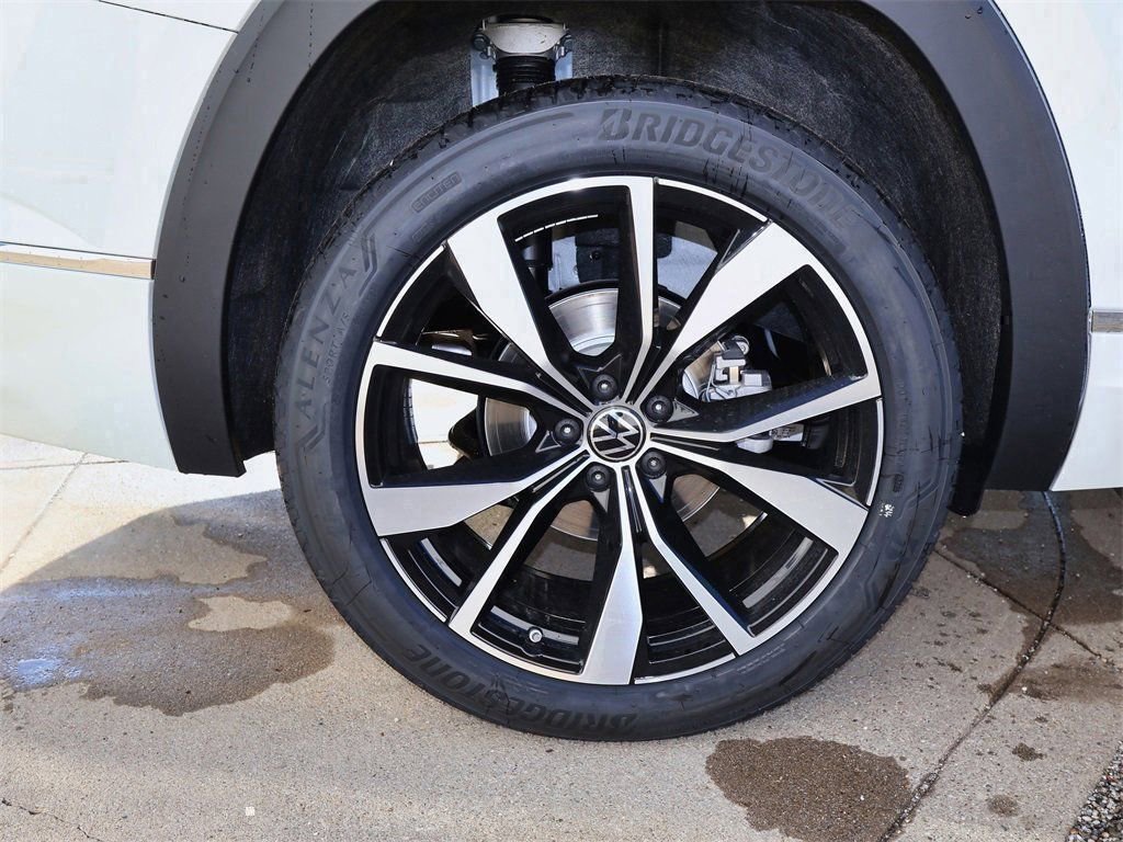 New 2026 Volkswagen Atlas SEL Premium R-Line image 9