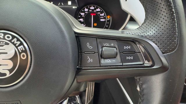 Used 2022 Alfa Romeo Stelvio Veloce AWD/4WD image 29