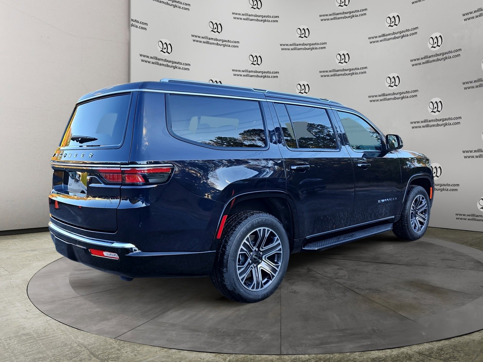 New 2025 Jeep Wagoneer 4WD image 5