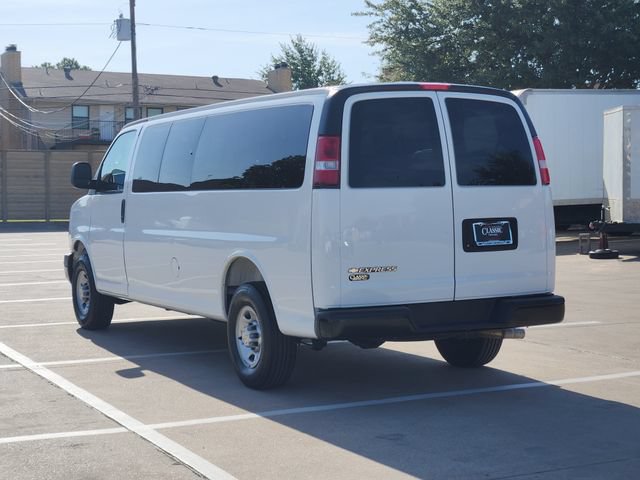Used 2025 Chevrolet Express 3500 LS RWD image 3