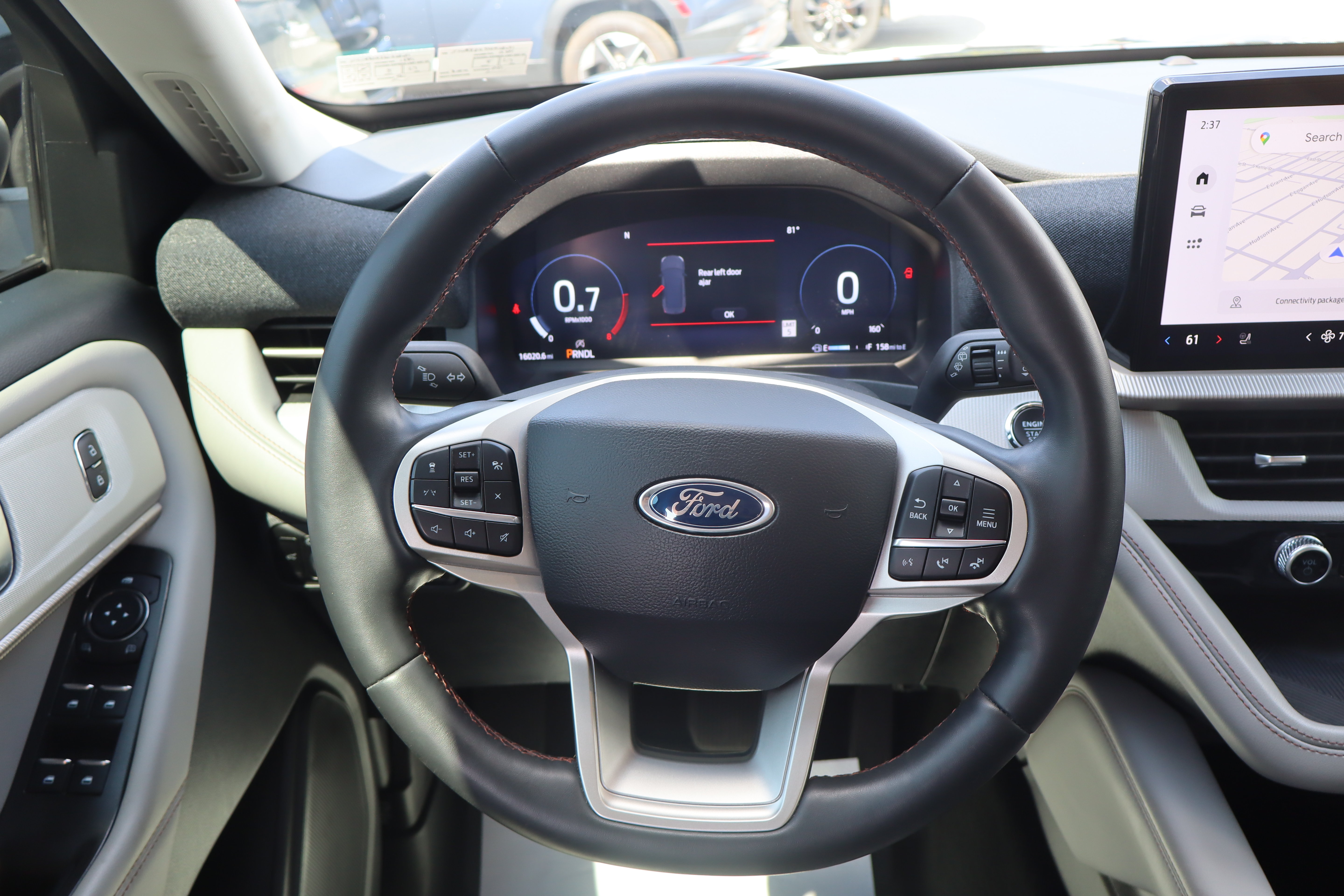 Used 2025 Ford Explorer Active w/ Active Comfort Package AWD/4WD image 16