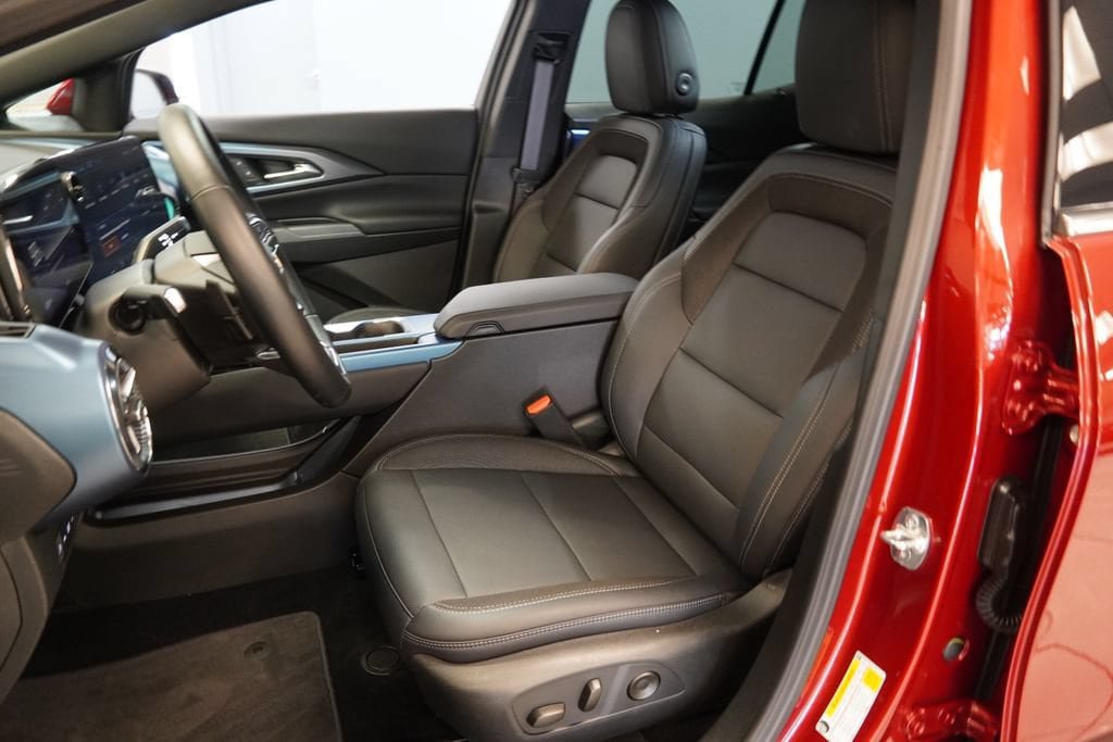 New 2026 Chevrolet Equinox EV LT FWD image 3