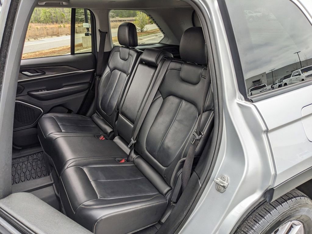 Used 2022 Jeep Grand Cherokee Limited image 40