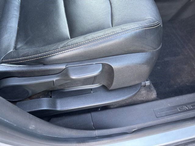 Used 2020 GMC Terrain SLT w/ LPO, Floor Liner Package image 39