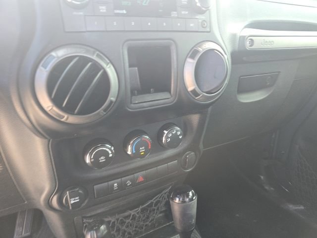 Used 2017 Jeep Wrangler Unlimited Sport AWD/4WD image 13
