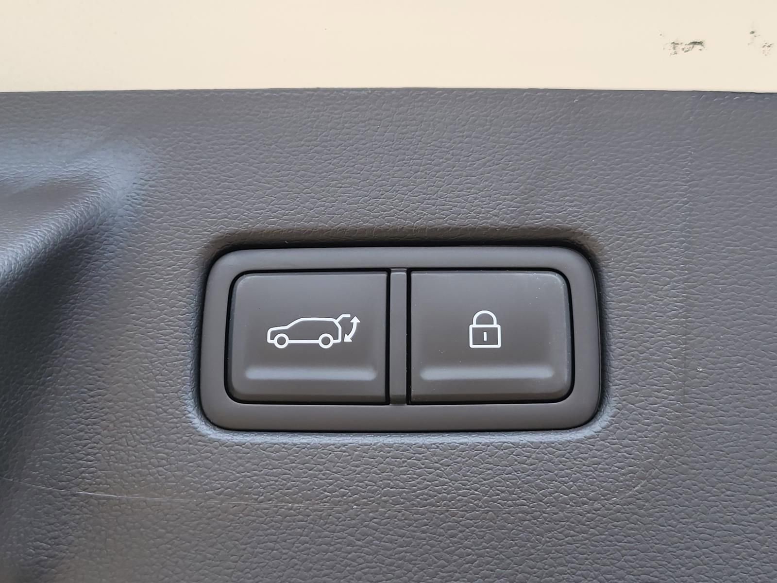 New 2026 Hyundai Santa Fe SE image 9