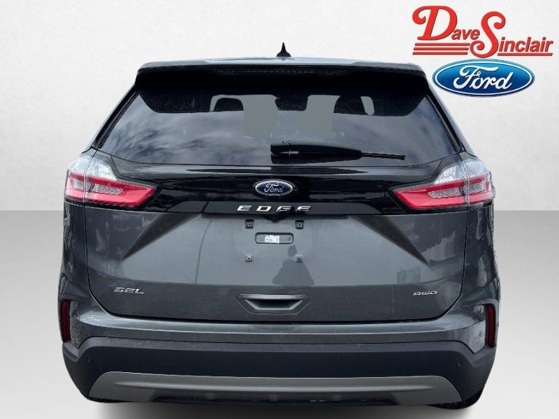 Used 2024 Ford Edge SEL w/ Convenience Package image 8