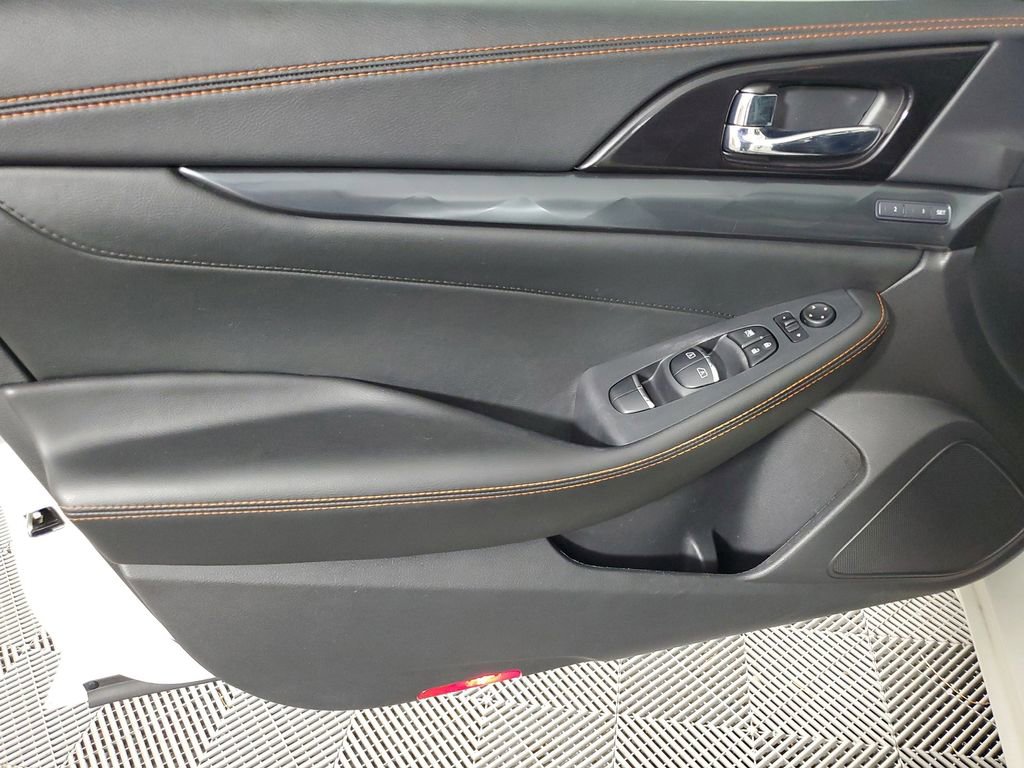 Used 2019 Nissan Maxima SR w/ Premium Package FWD image 18