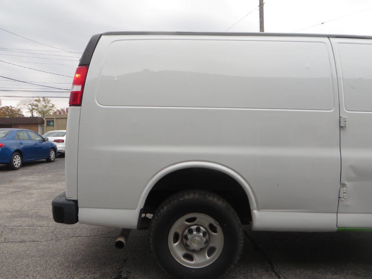 Used 2021 Chevrolet Express 2500 Extended w/ Driver Convenience Package image 21