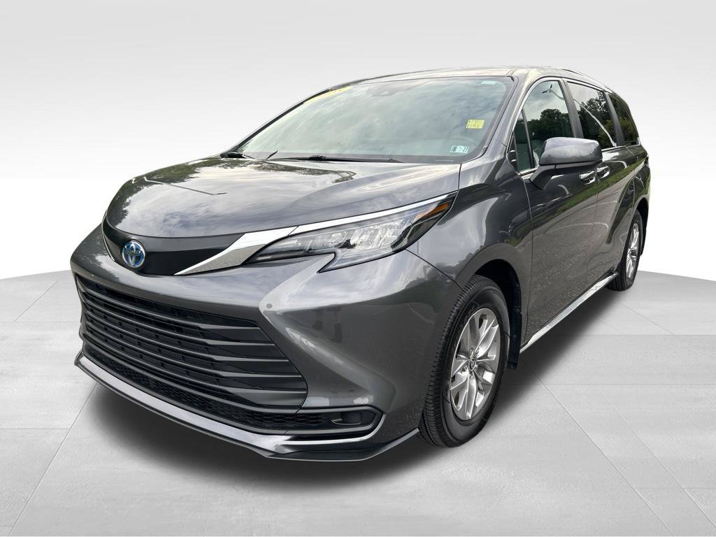 Certified 2025 Toyota Sienna LE