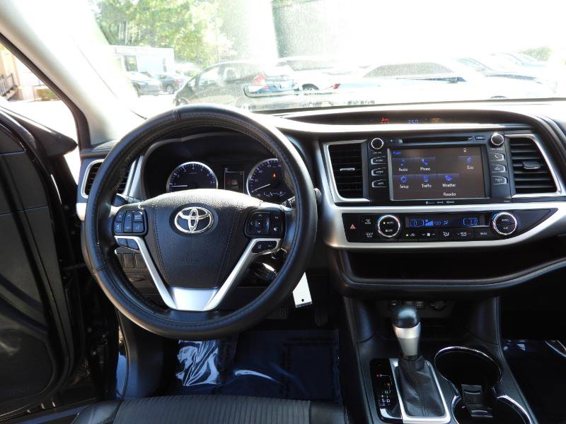Used 2017 Toyota Highlander Plus image 41