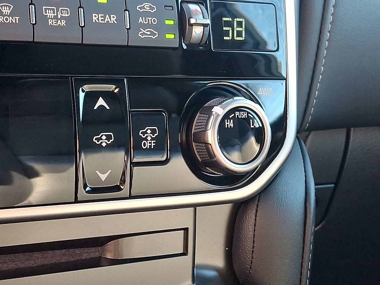 Used 2022 Lexus GX 460 Luxury w/ Sport Design Package image 25