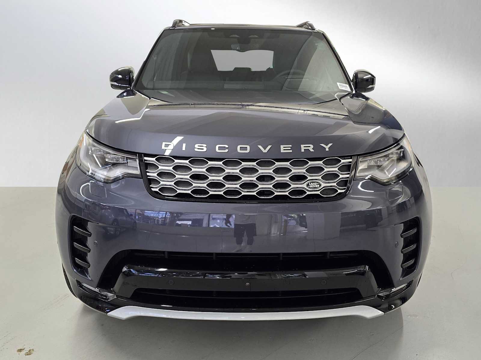 New 2026 Land Rover Discovery Limited Edition AWD/4WD image 8