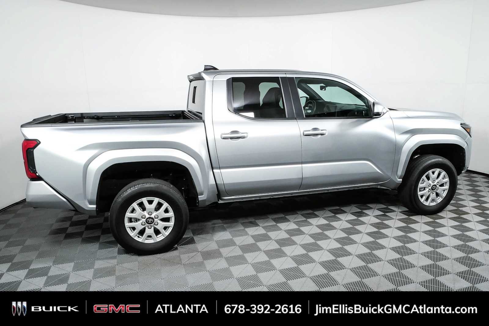 Used 2024 Toyota Tacoma SR5 AWD/4WD image 2