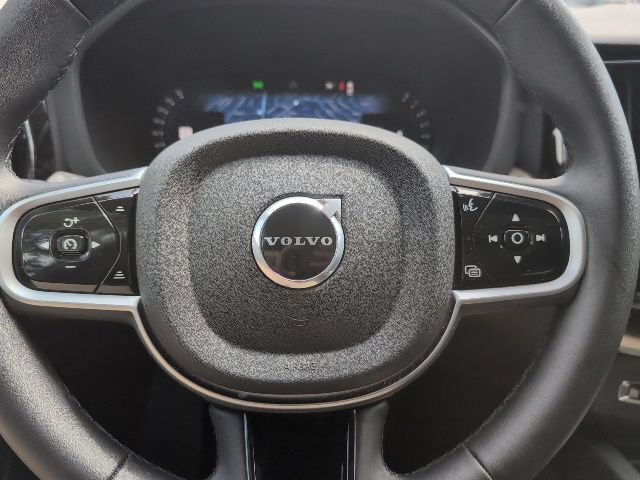 Used 2026 Volvo XC60 B5 Plus AWD/4WD image 23
